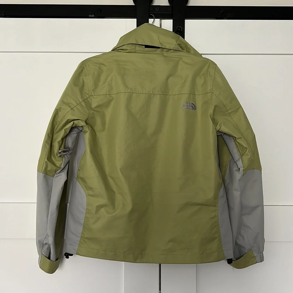 North Face Summit Series Women’s Full-Zip Ski or Snow Jacket - Picture 5 of 8